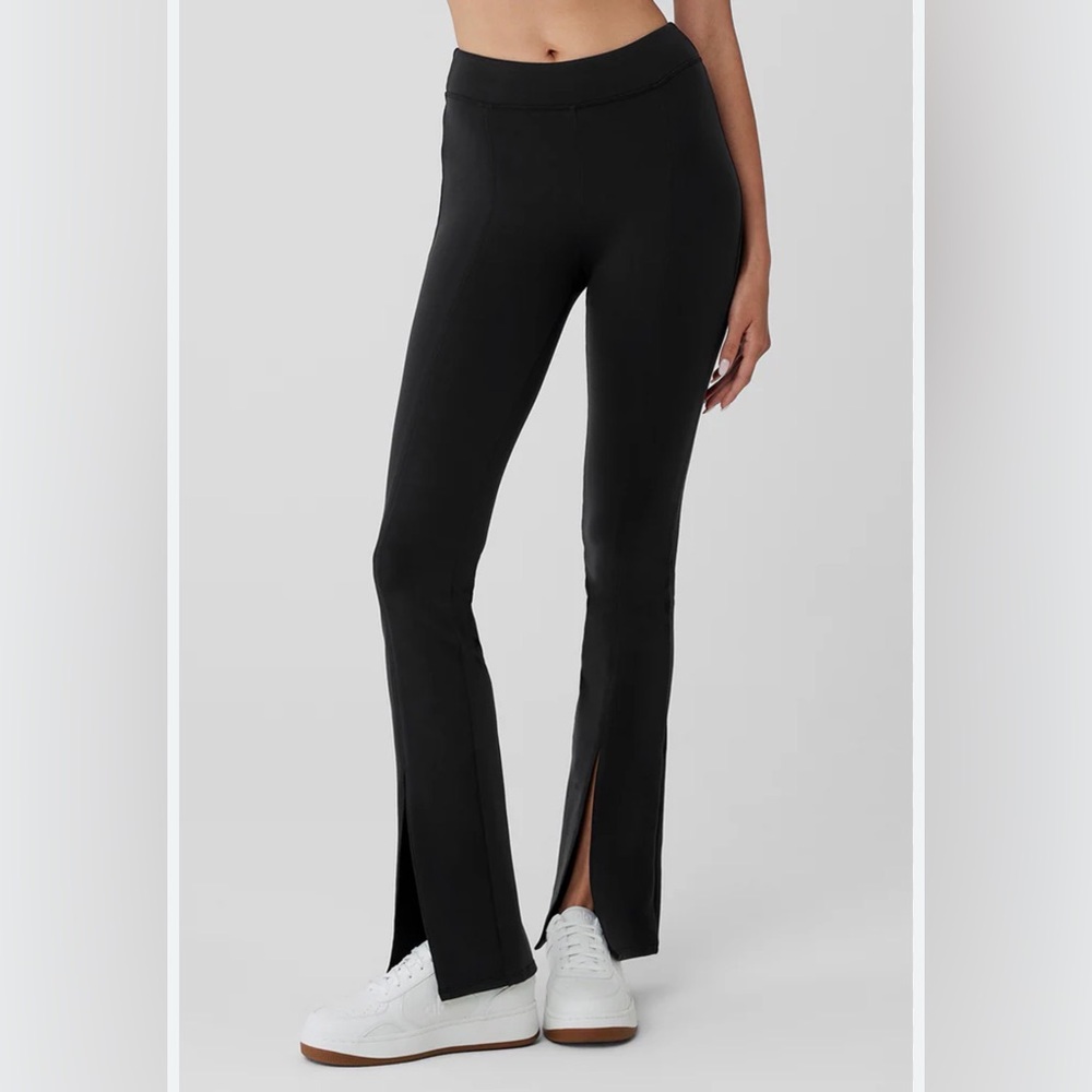 ALO Yoga Black flutter legging Flare Pants with Slit XS 32”